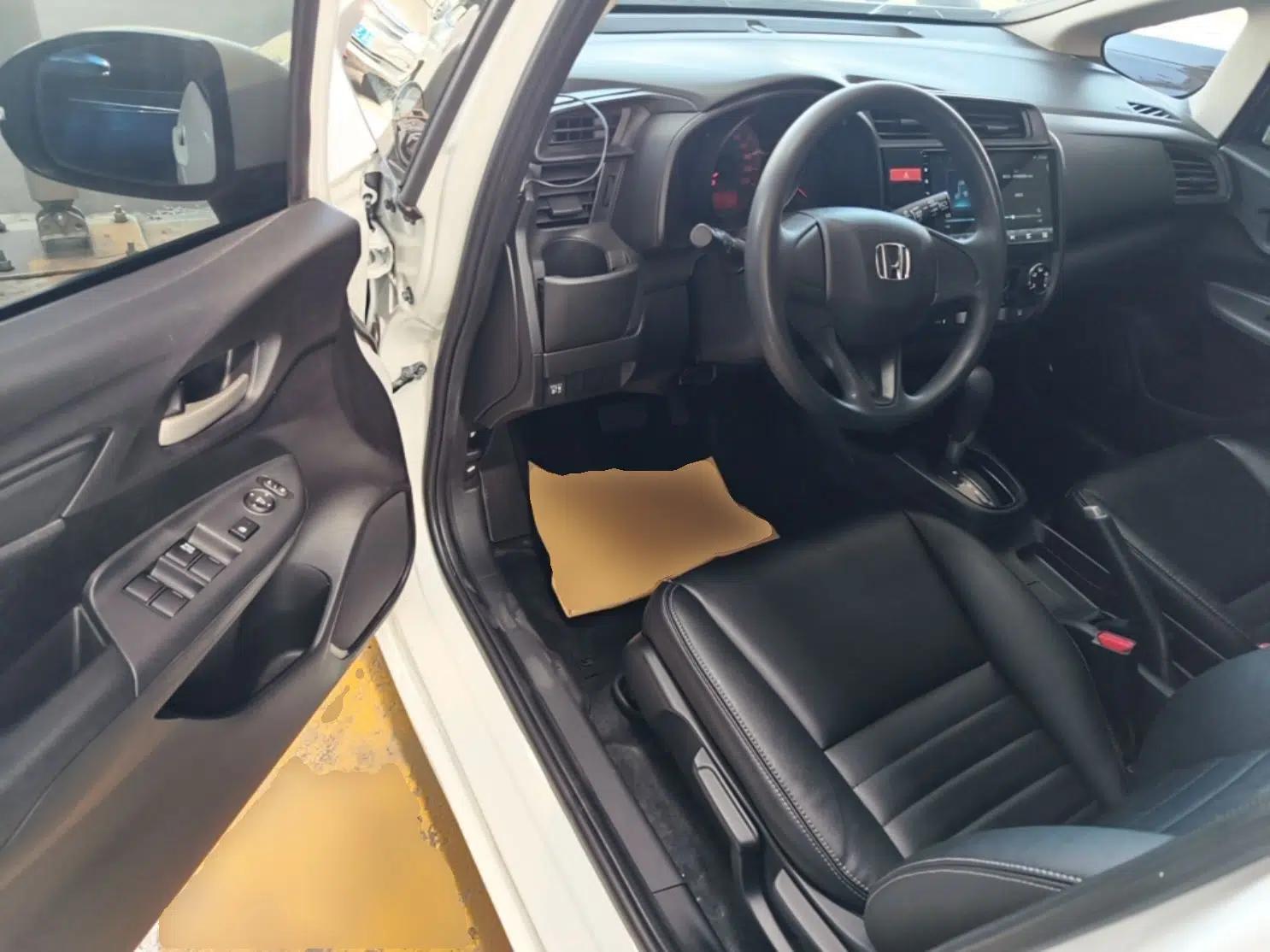 Honda Fit 2014 1.5L LX CVT Comfort Model — миниатюра 18