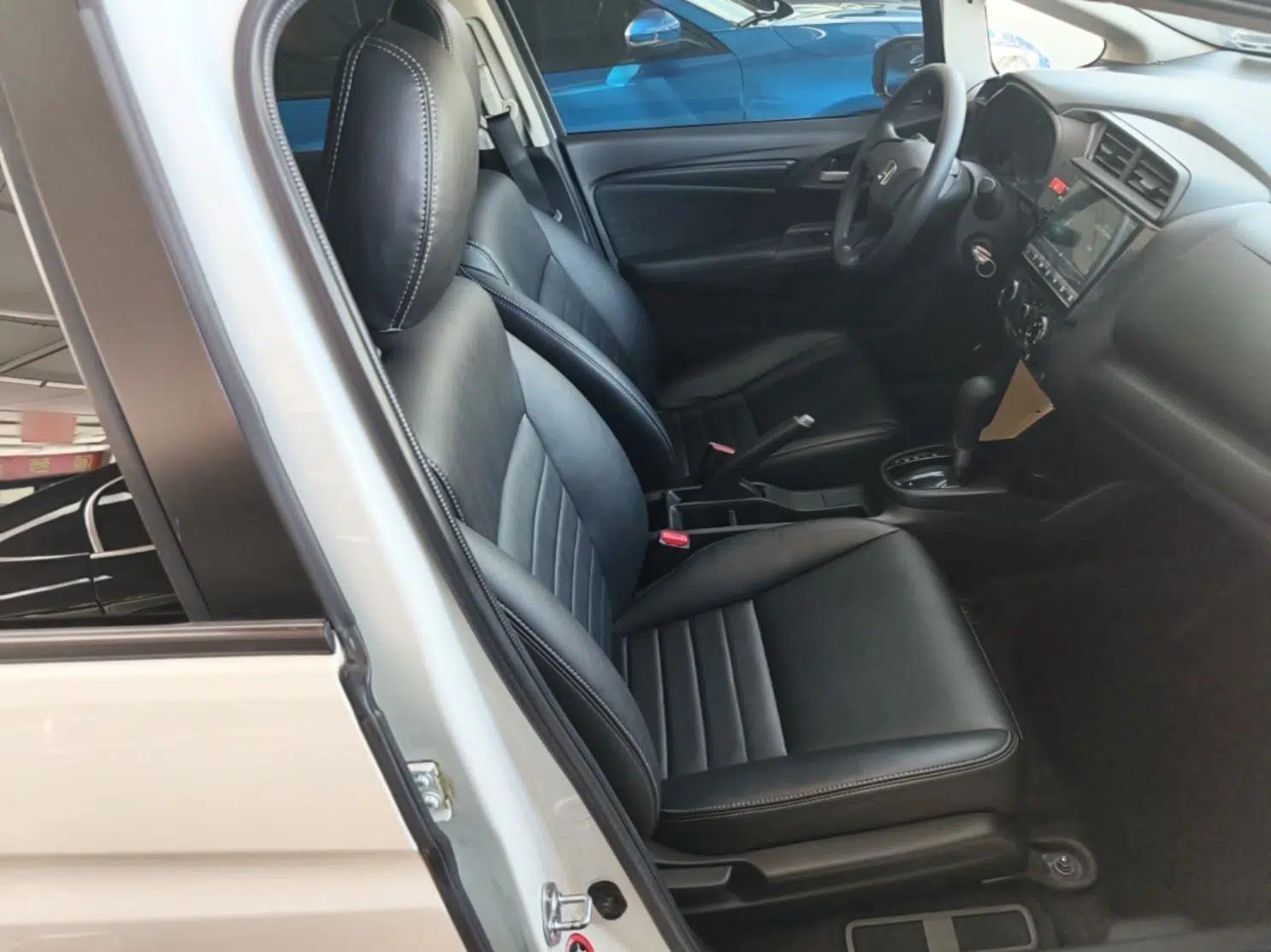 Honda Fit 2014 1.5L LX CVT Comfort Model — миниатюра 19