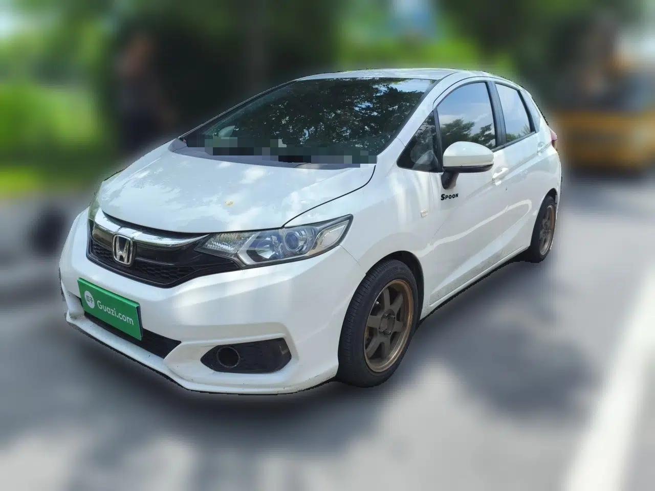 Honda Fit 2018 1.5L Manual Comfort Version — миниатюра 1
