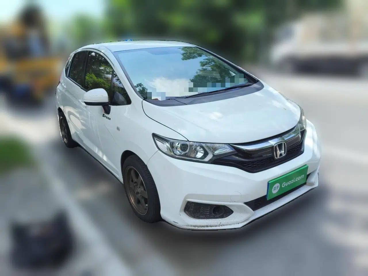 Honda Fit 2018 1.5L Manual Comfort Version — миниатюра 3