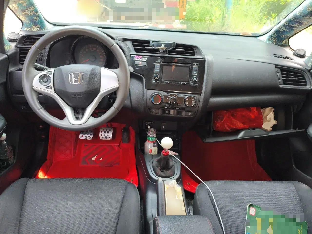 Honda Fit 2018 1.5L Manual Comfort Version — миниатюра 9