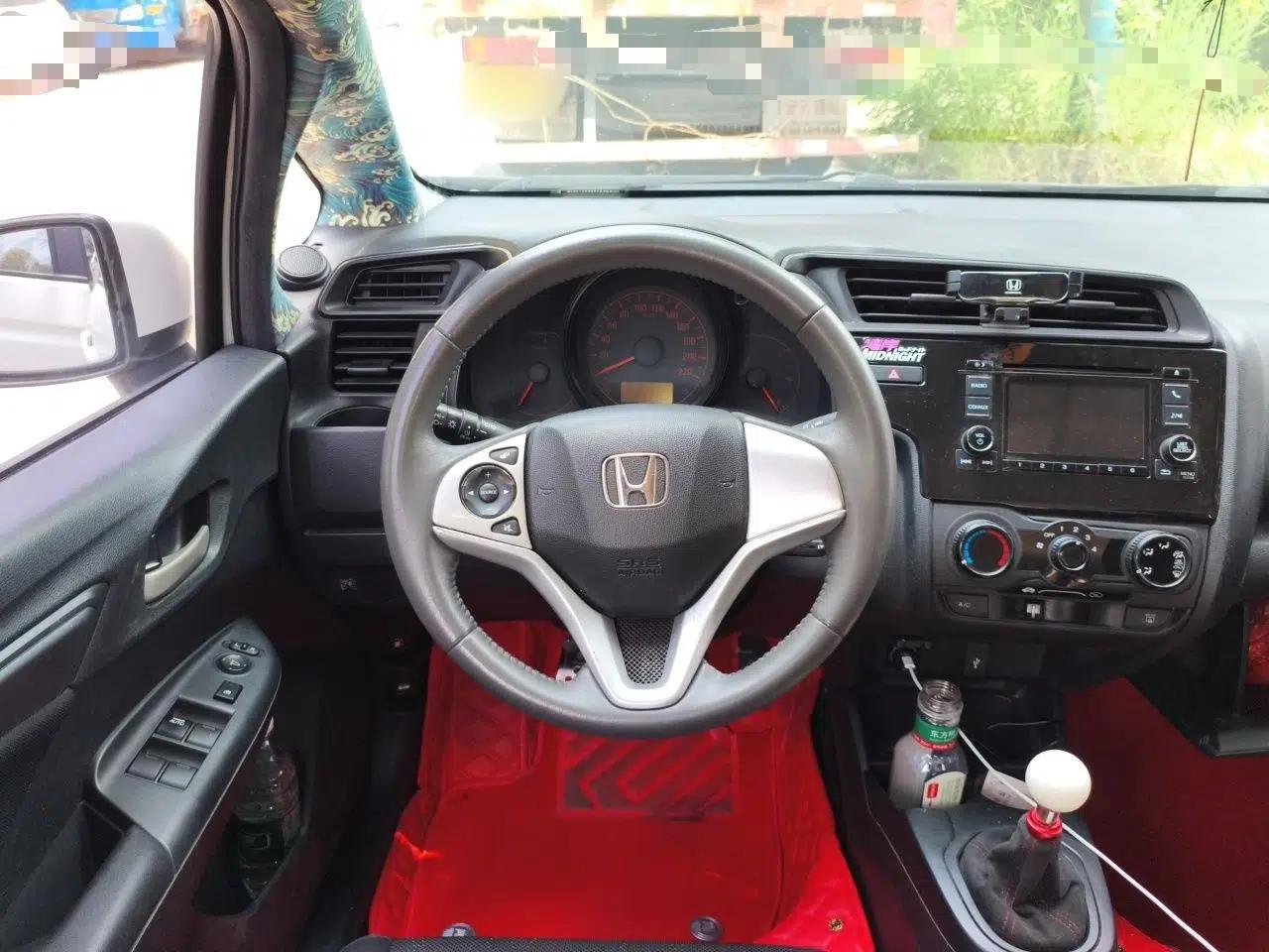 Honda Fit 2018 1.5L Manual Comfort Version — миниатюра 10