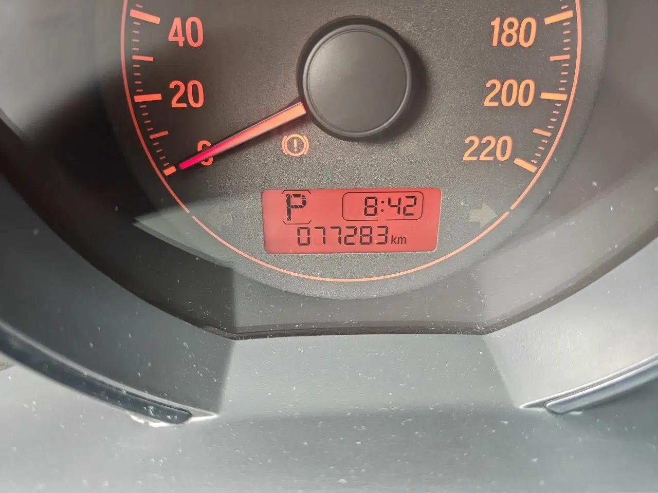 Honda Fit 2016 1.5L LX CVT Comfort Model — миниатюра 12