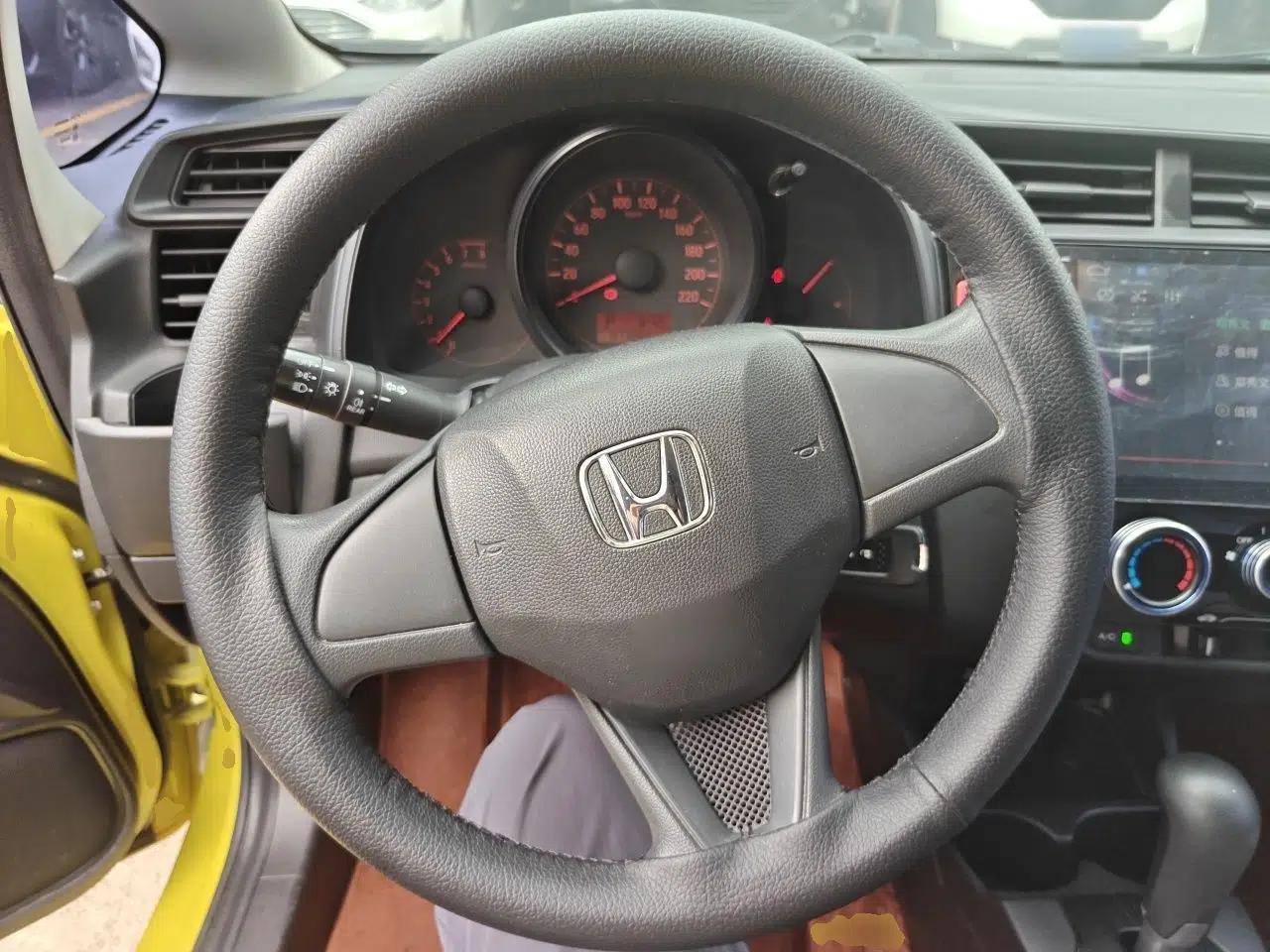 Honda Fit 2016 1.5L LX CVT Comfort Model — миниатюра 10