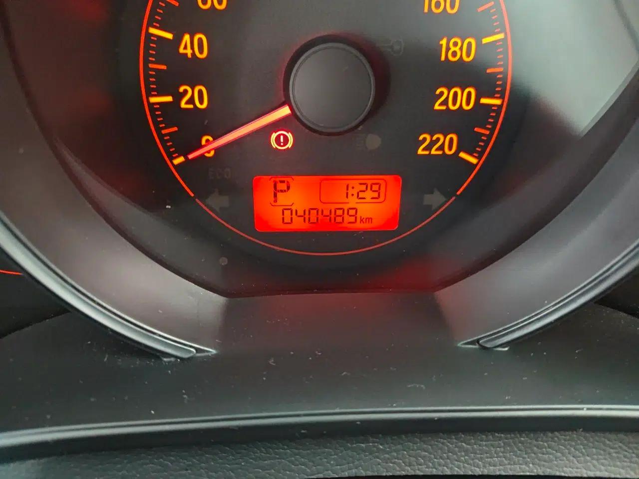 Honda Fit 2018 1.5L CVT Comfort Version — миниатюра 12