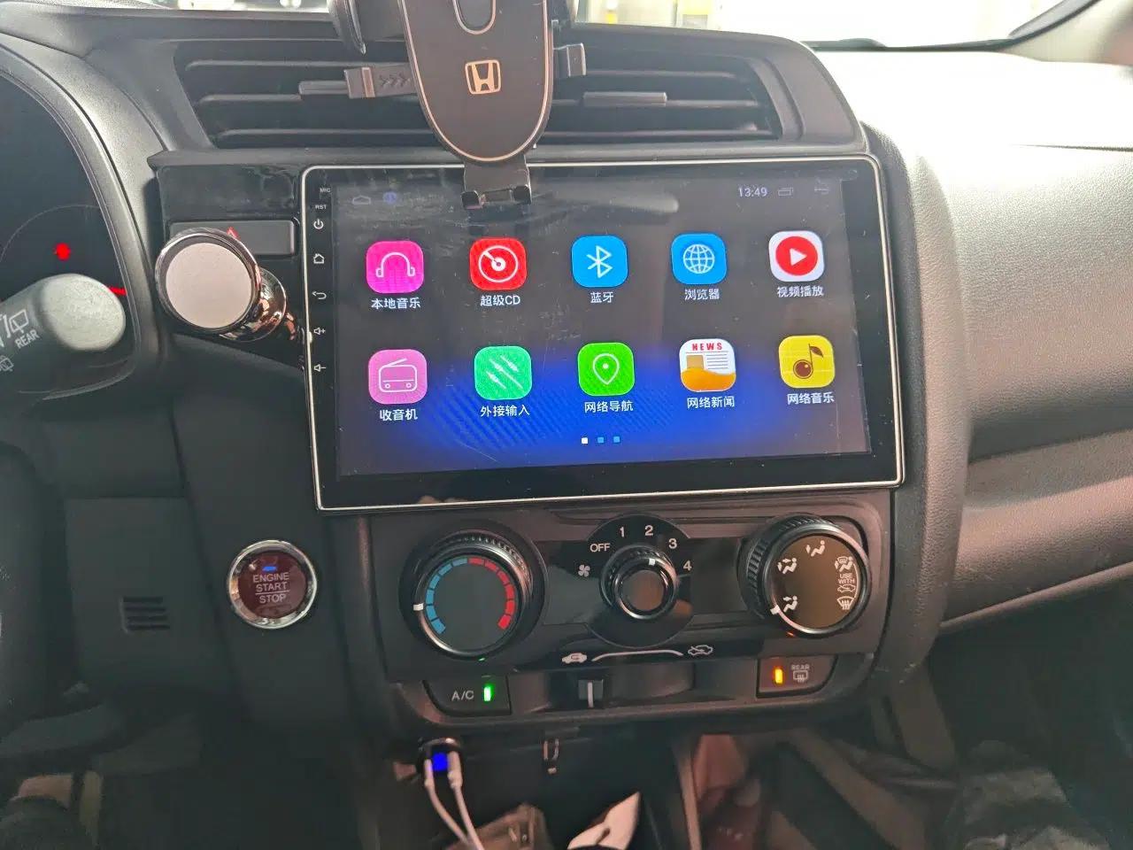 Honda Fit 2018 1.5L CVT Comfort Version — миниатюра 13