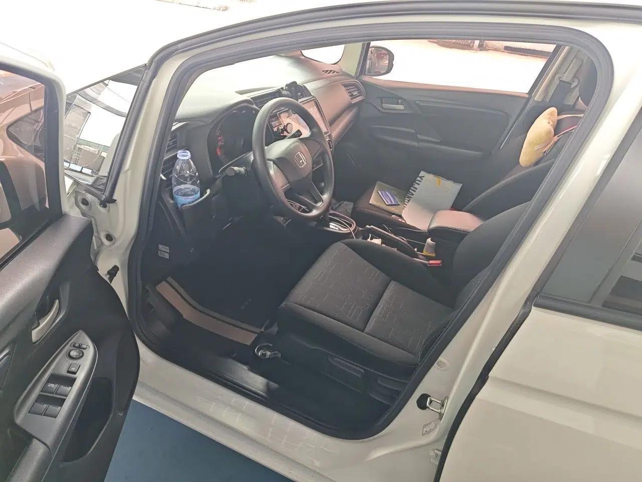 Honda Fit 2018 1.5L CVT Comfort Version — миниатюра 16