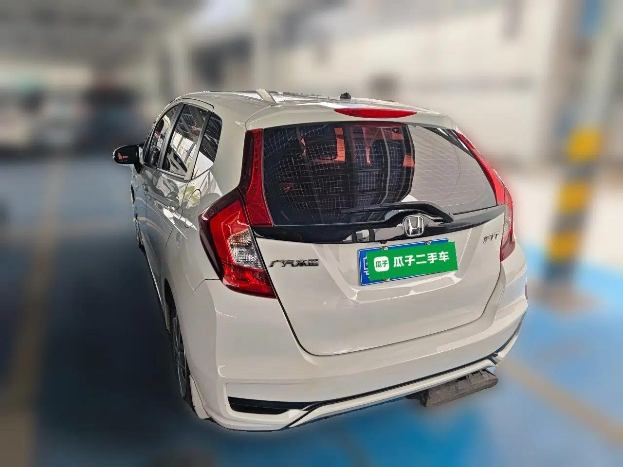 Honda Fit 2018 1.5L CVT Comfort Version — миниатюра 4