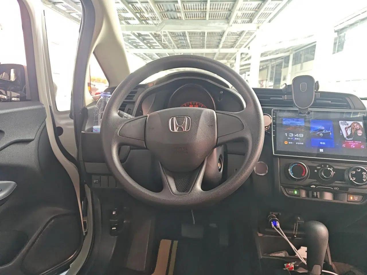 Honda Fit 2018 1.5L CVT Comfort Version — миниатюра 10