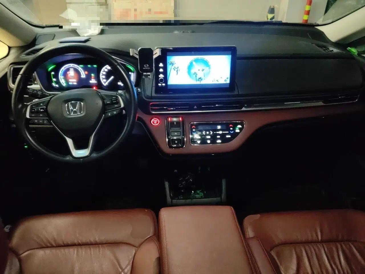 Honda Elysion 2022 2.0L eHEV Prestige Edition — миниатюра 13