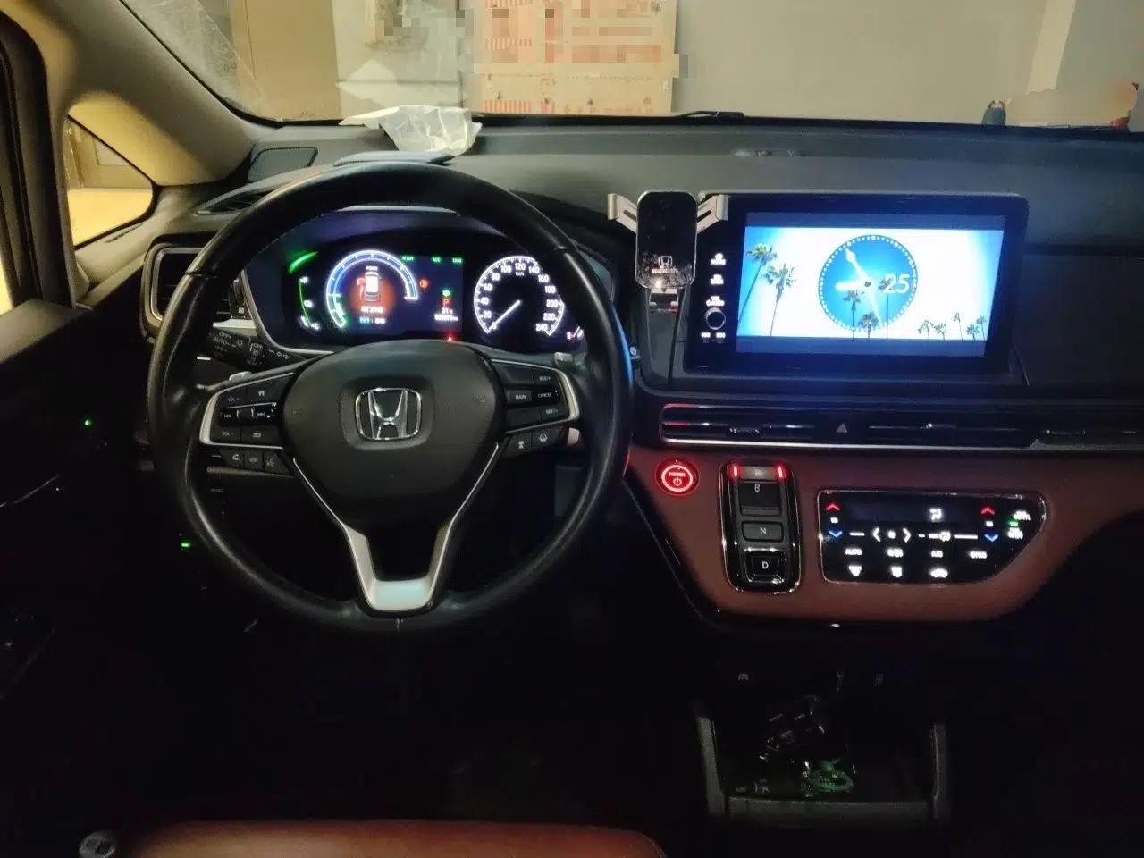 Honda Elysion 2022 2.0L eHEV Prestige Edition — миниатюра 14