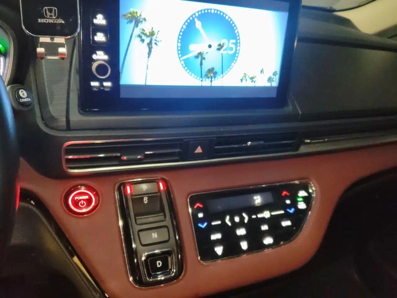 Honda Elysion 2022 2.0L eHEV Prestige Edition — миниатюра 17