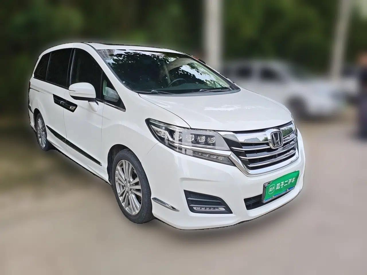 Honda Elysion 2016 2.4L Supreme Edition — миниатюра 3