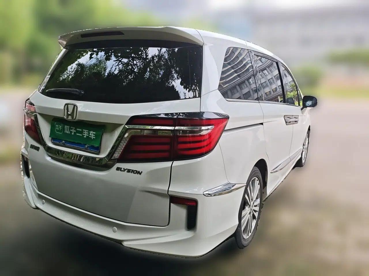 Honda Elysion 2016 2.4L Supreme Edition — миниатюра 6