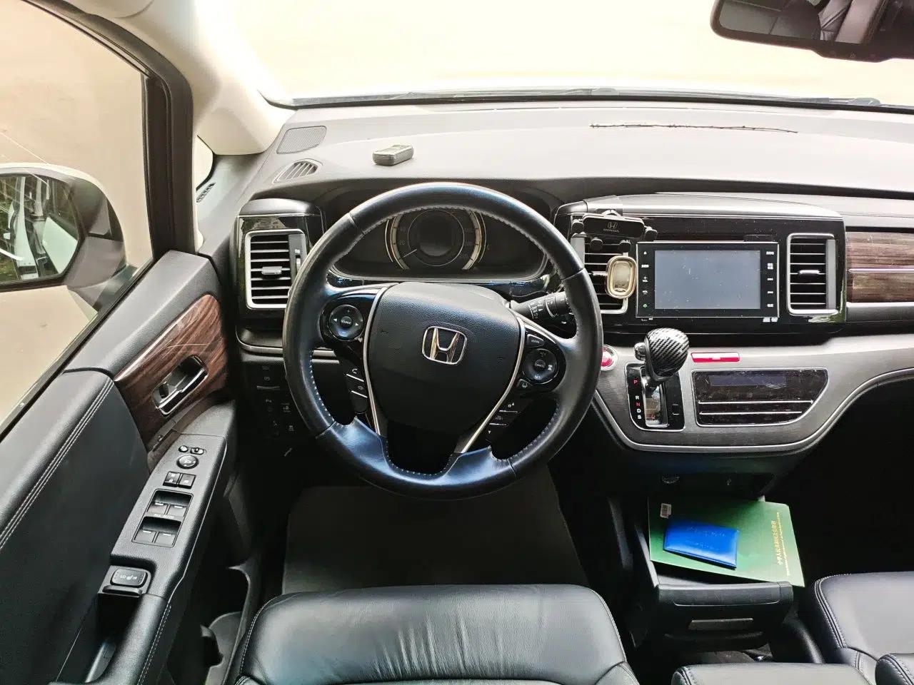 Honda Elysion 2016 2.4L Supreme Edition — миниатюра 10