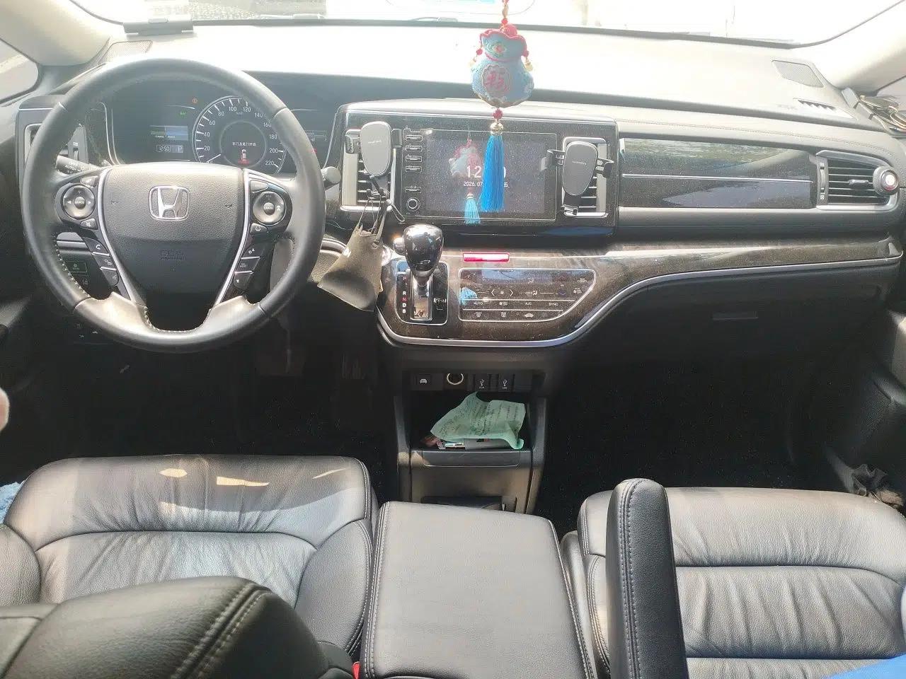 Honda Elysion 2019 2.0L Hybrid Luxury Edition — миниатюра 18
