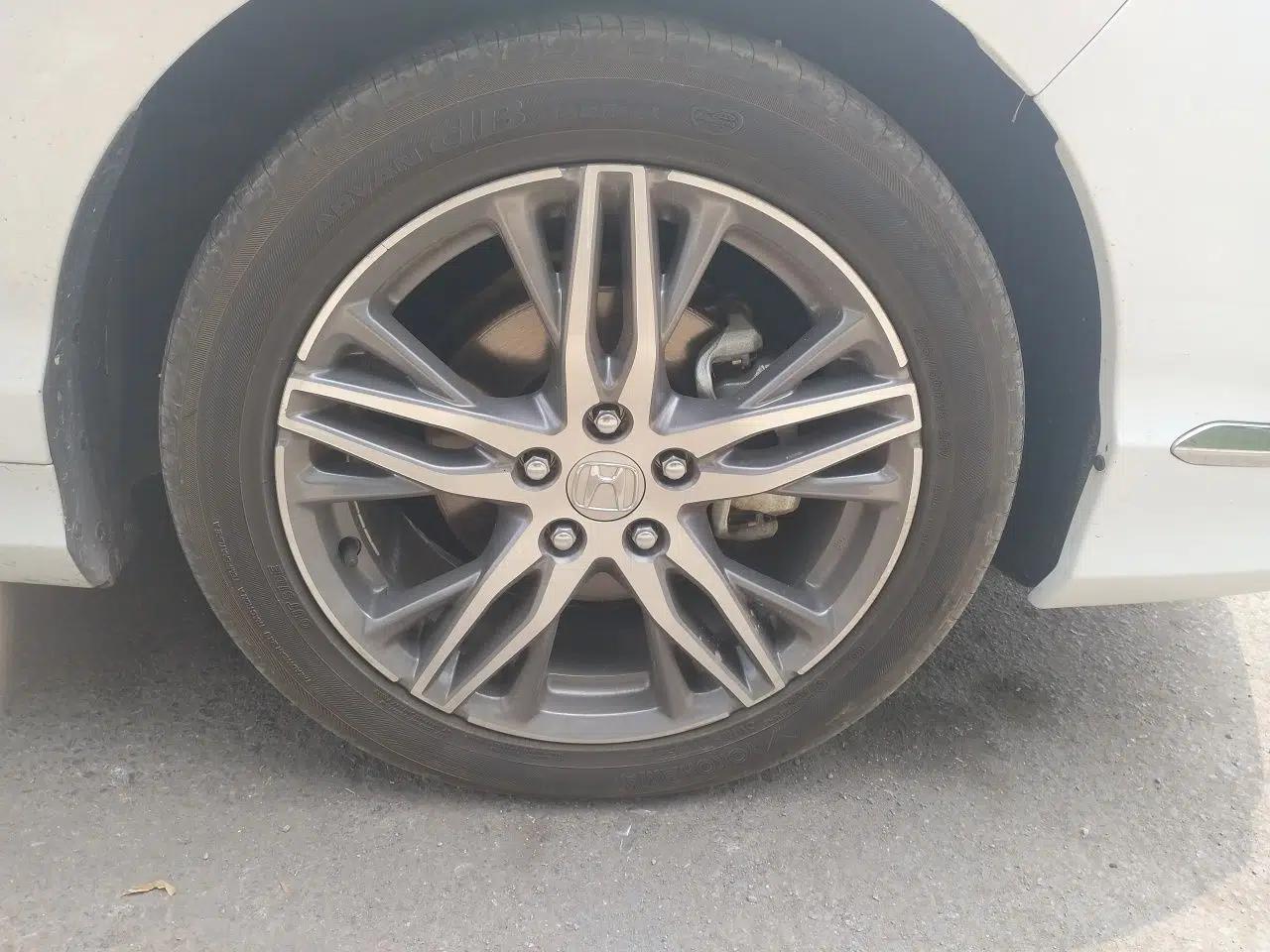 Honda Elysion 2019 2.0L Hybrid Luxury Edition — миниатюра 8
