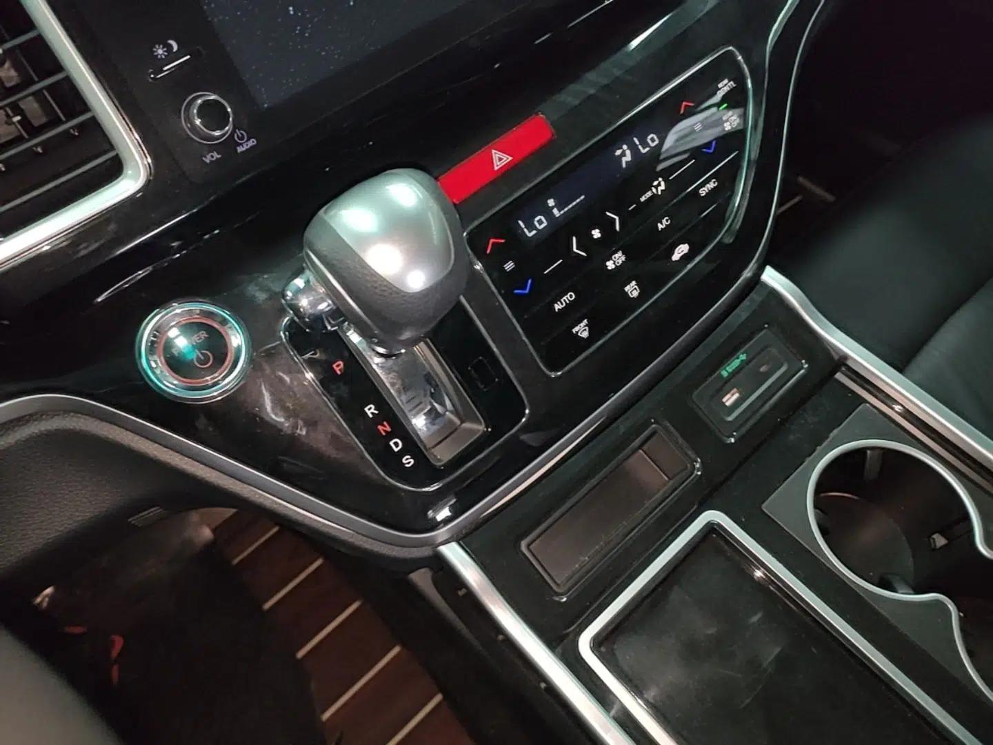 Honda Elysion 2019 2.0L Hybrid Luxury Edition — миниатюра 16