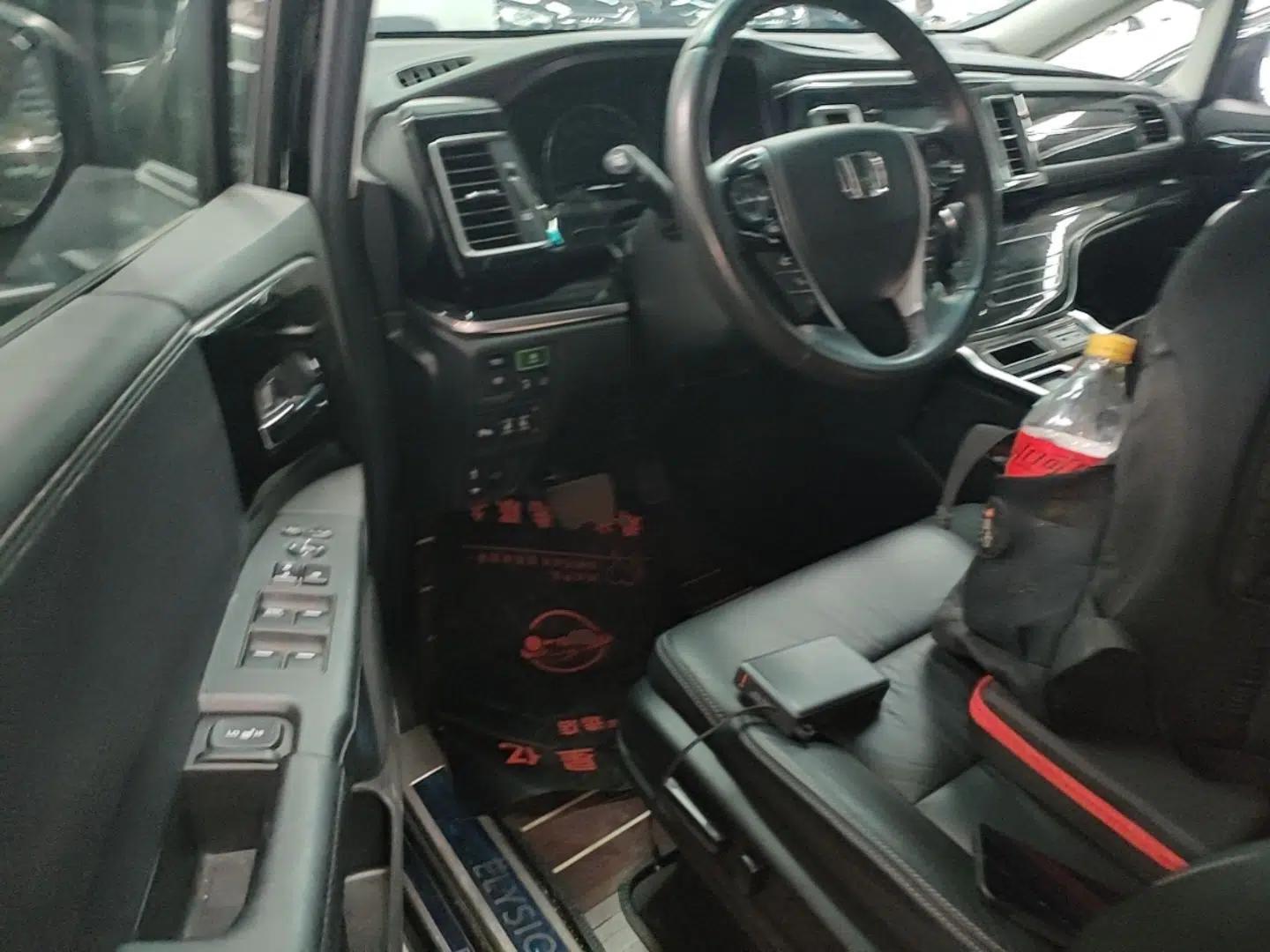 Honda Elysion 2019 2.0L Hybrid Luxury Edition — миниатюра 17
