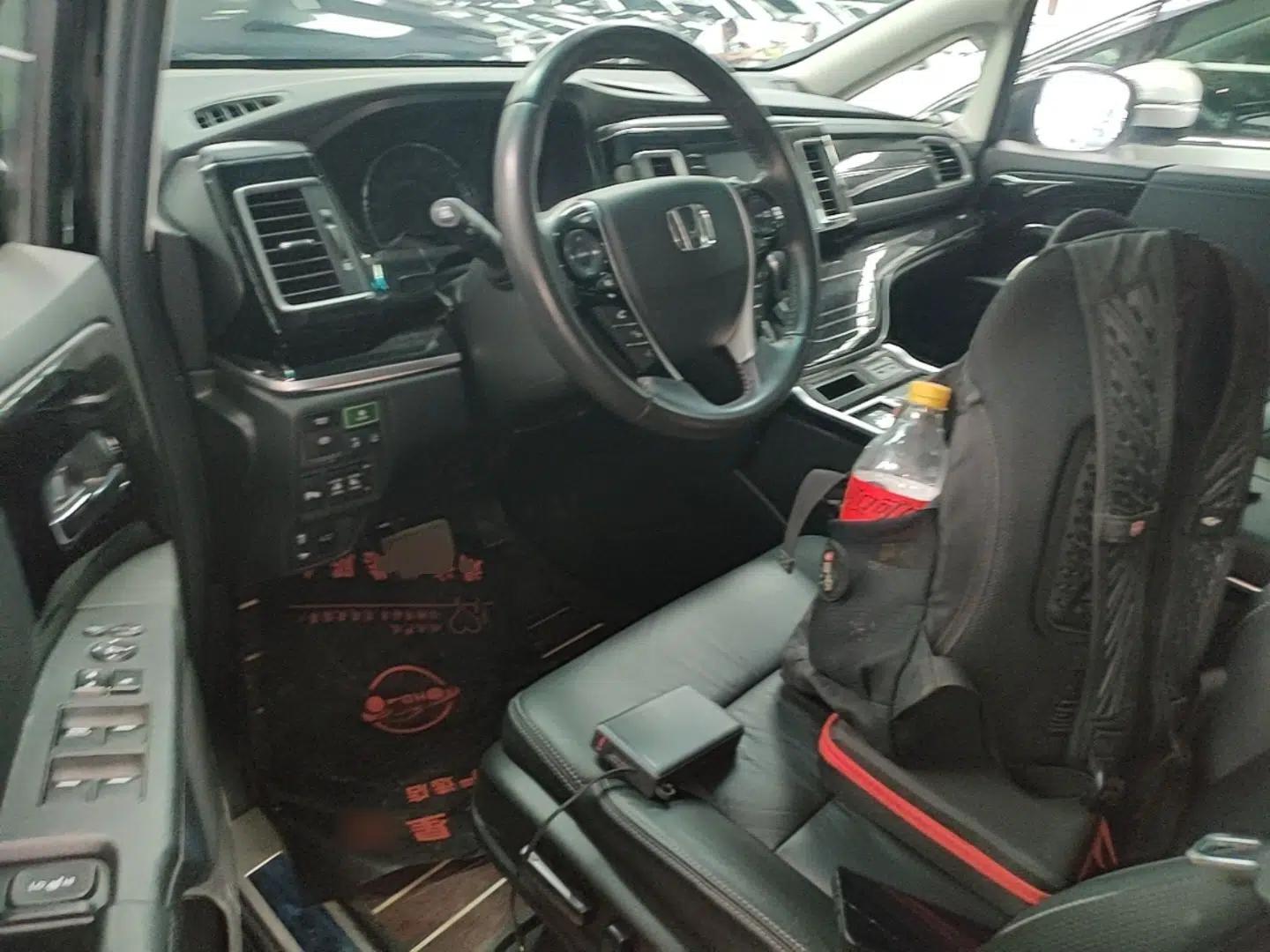 Honda Elysion 2019 2.0L Hybrid Luxury Edition — миниатюра 18