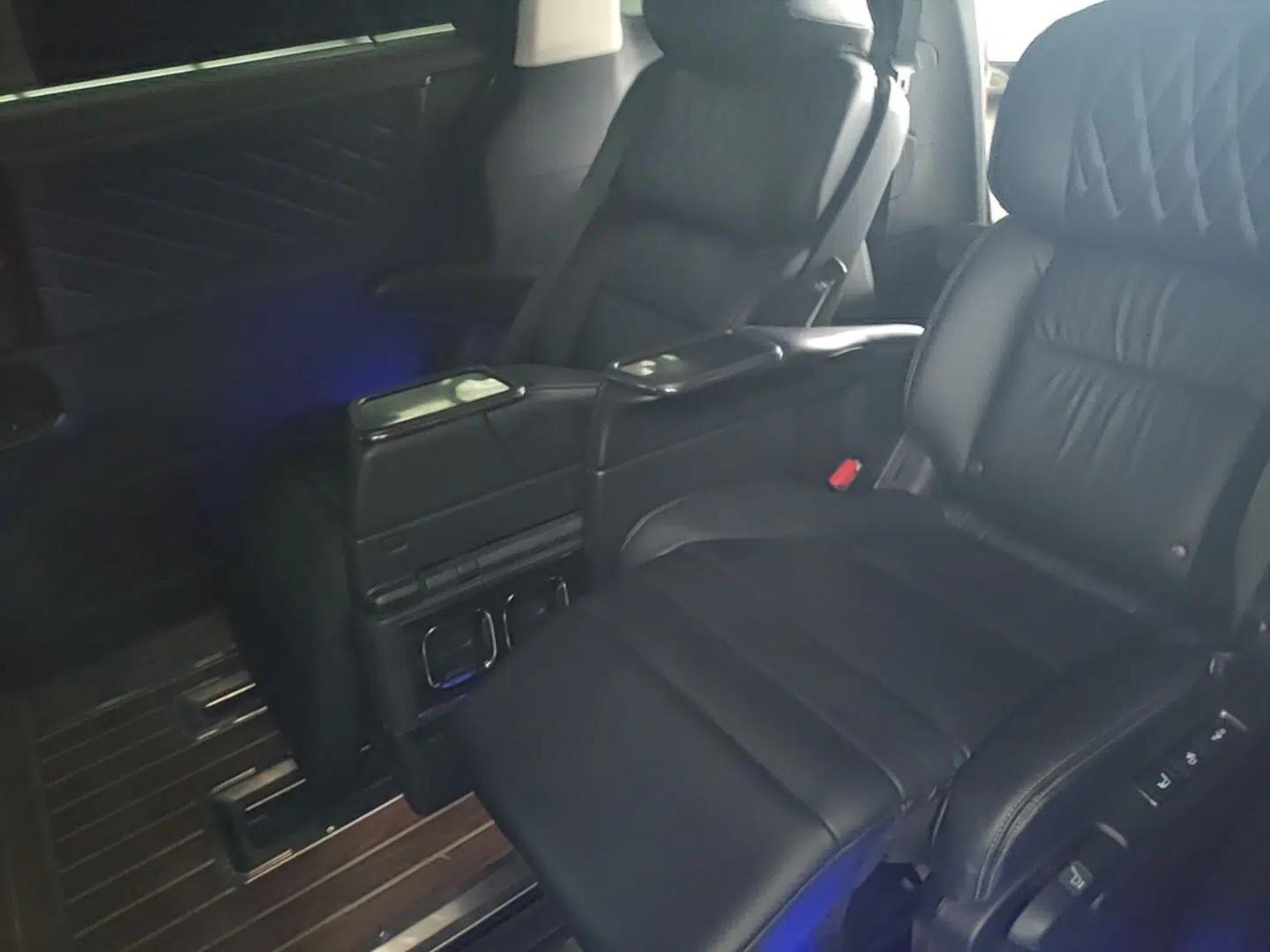 Honda Elysion 2019 2.0L Hybrid Luxury Edition — миниатюра 20