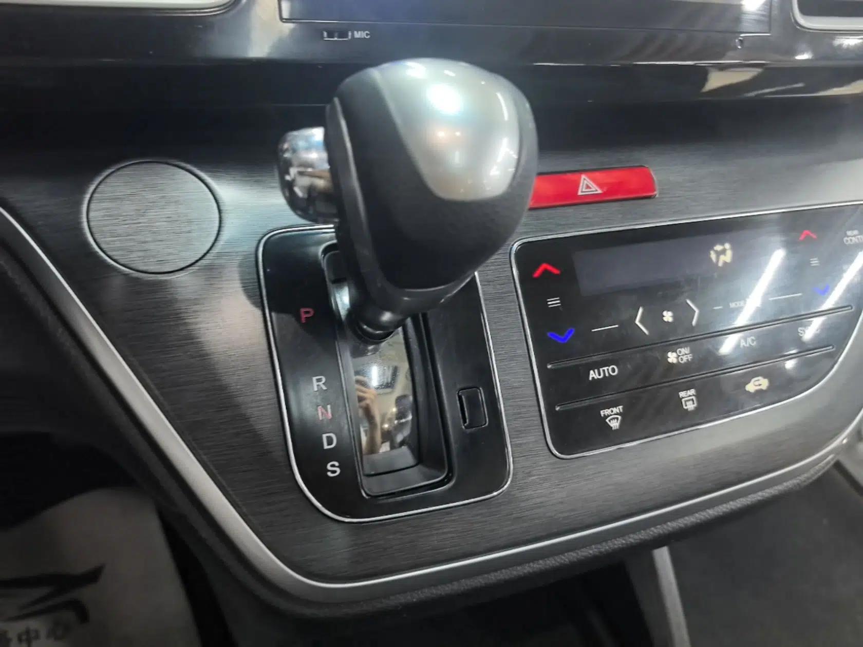 Honda Elysion 2016 2.4L Classic Edition — миниатюра 16