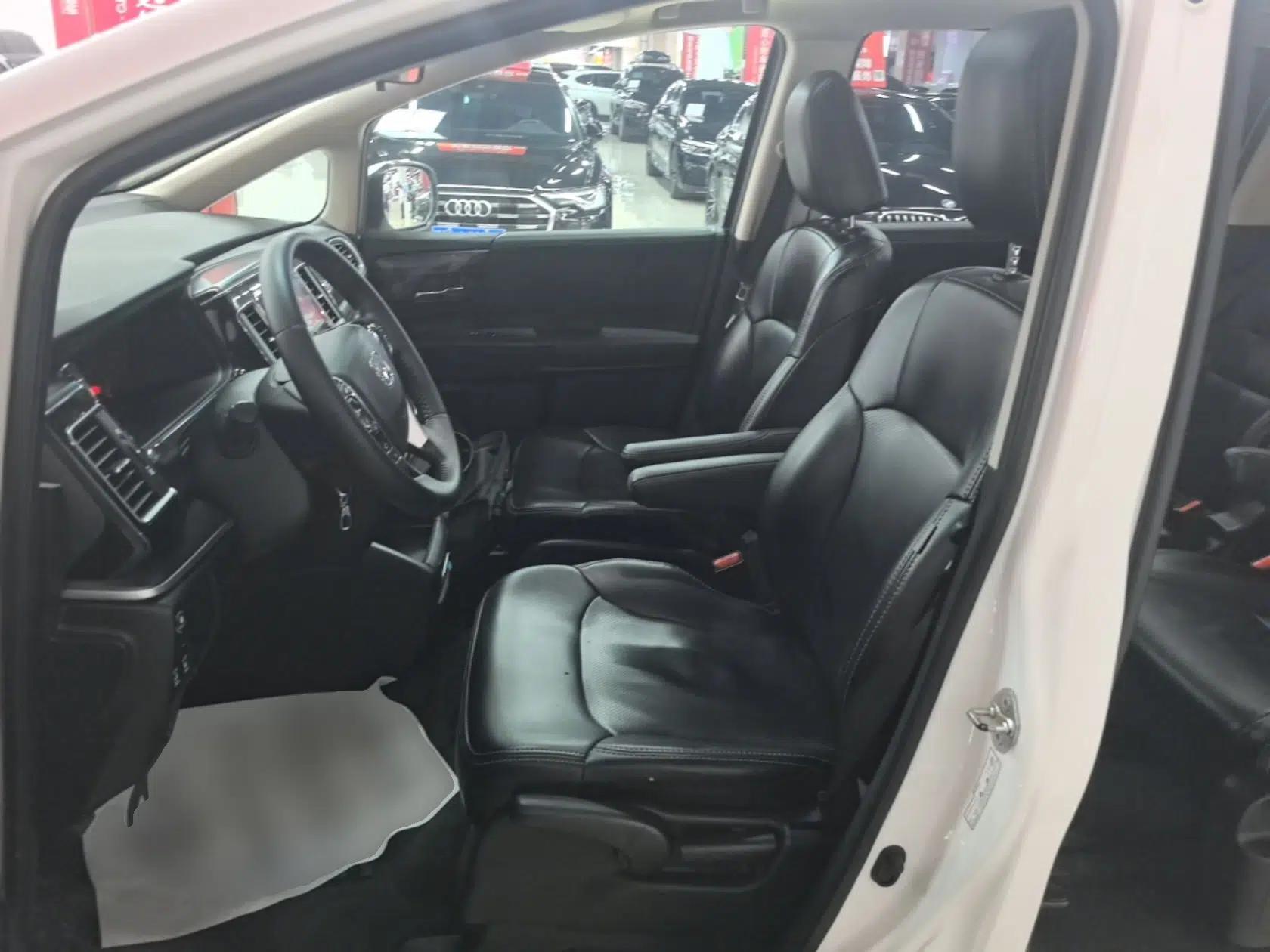 Honda Elysion 2016 2.4L Classic Edition — миниатюра 17