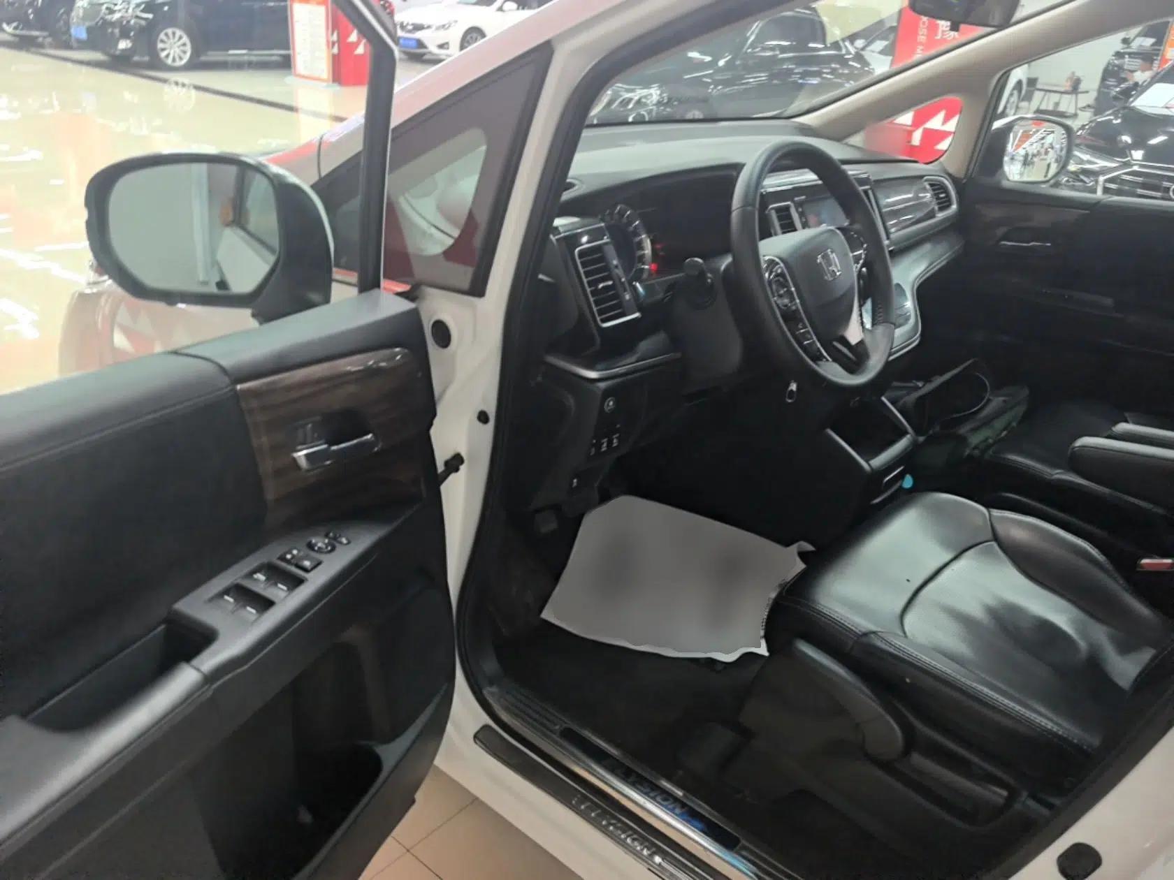 Honda Elysion 2016 2.4L Classic Edition — миниатюра 18