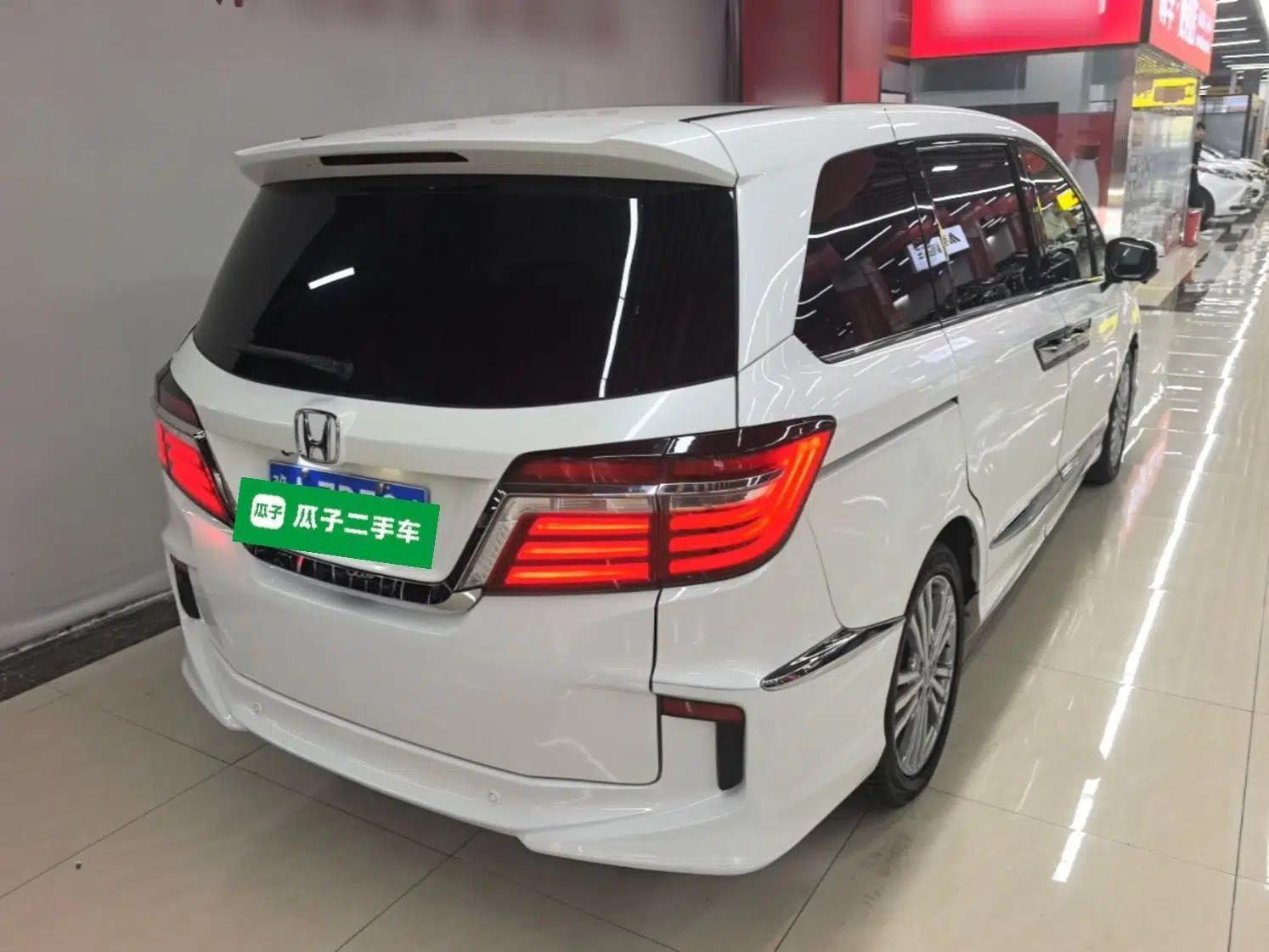 Honda Elysion 2016 2.4L Classic Edition — миниатюра 6