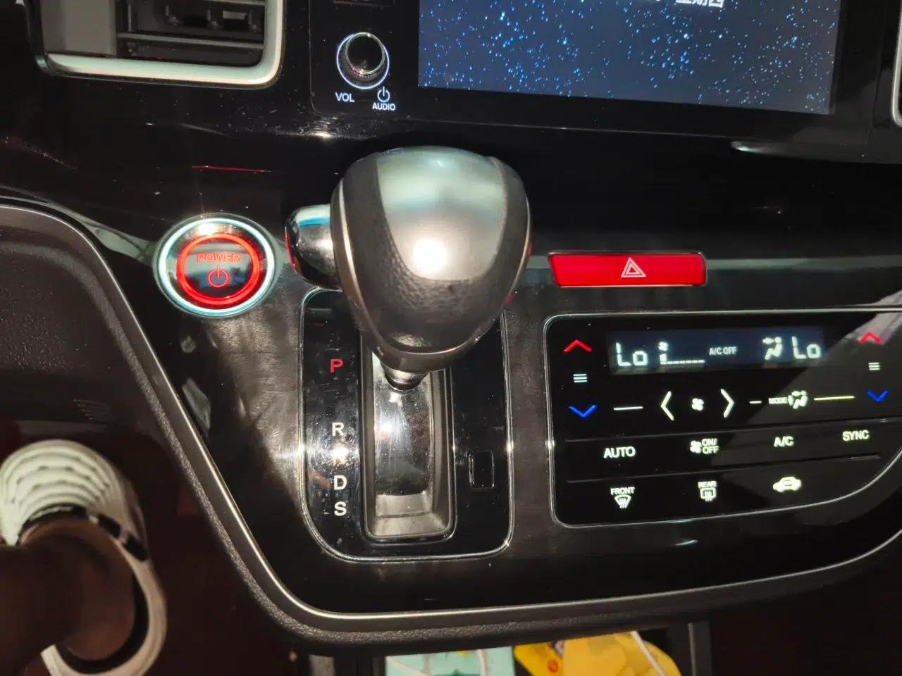 Honda Elysion 2019 2.0L Hybrid Supreme Edition — миниатюра 14