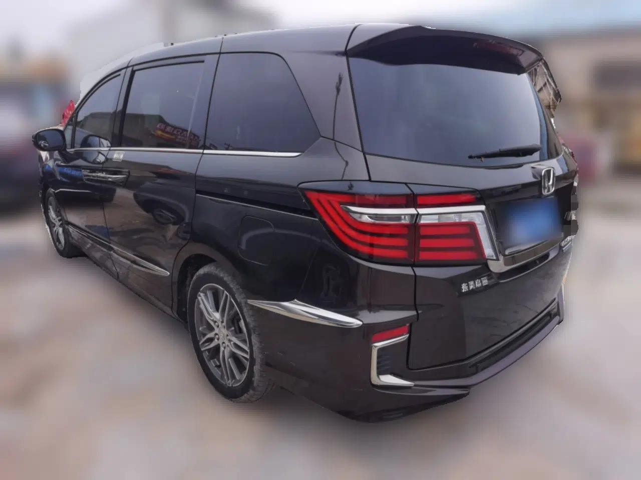 Honda Elysion 2019 2.0L Hybrid Luxury Edition — миниатюра 4