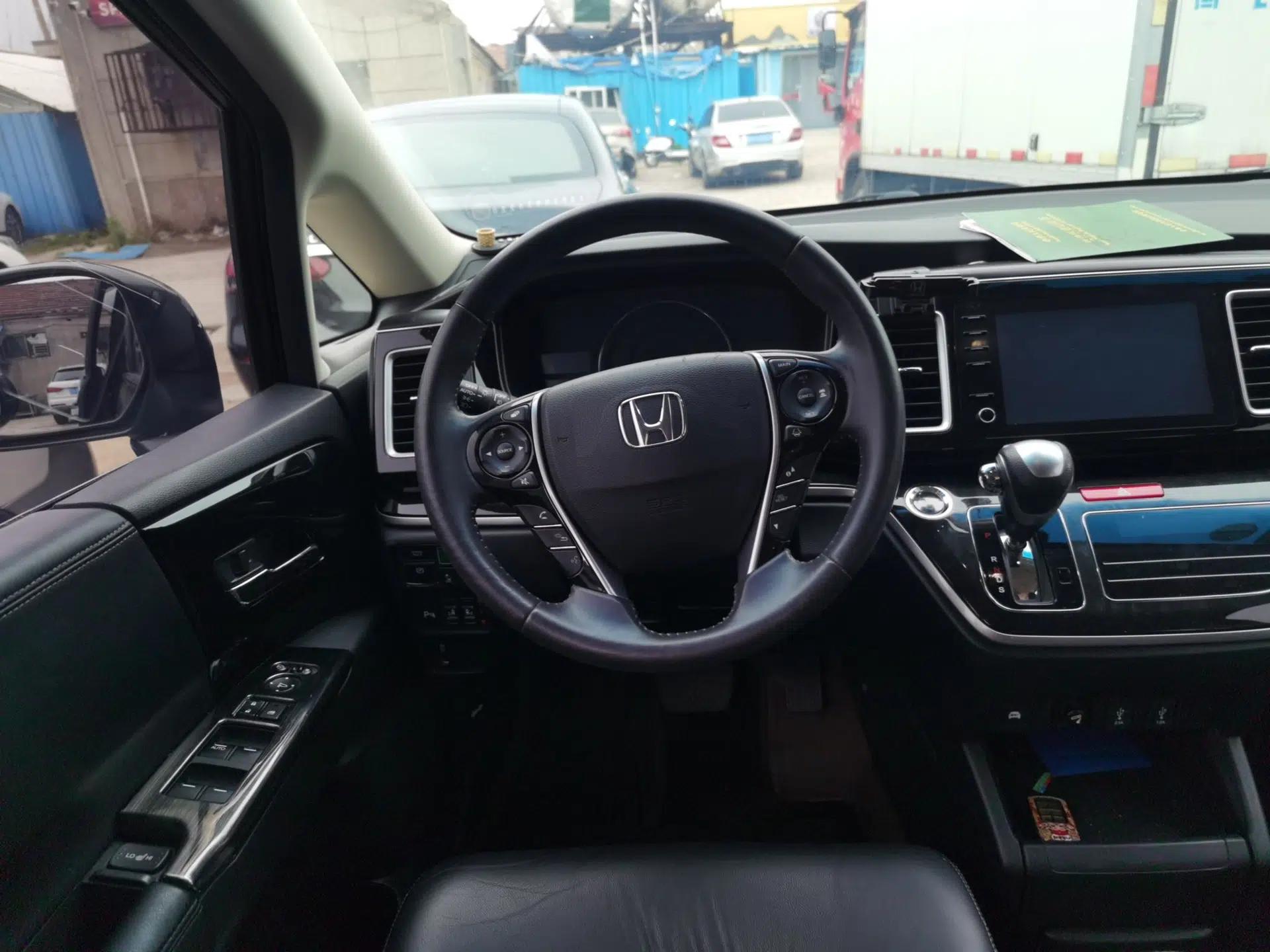 Honda Elysion 2019 2.0L Hybrid Luxury Edition — миниатюра 10