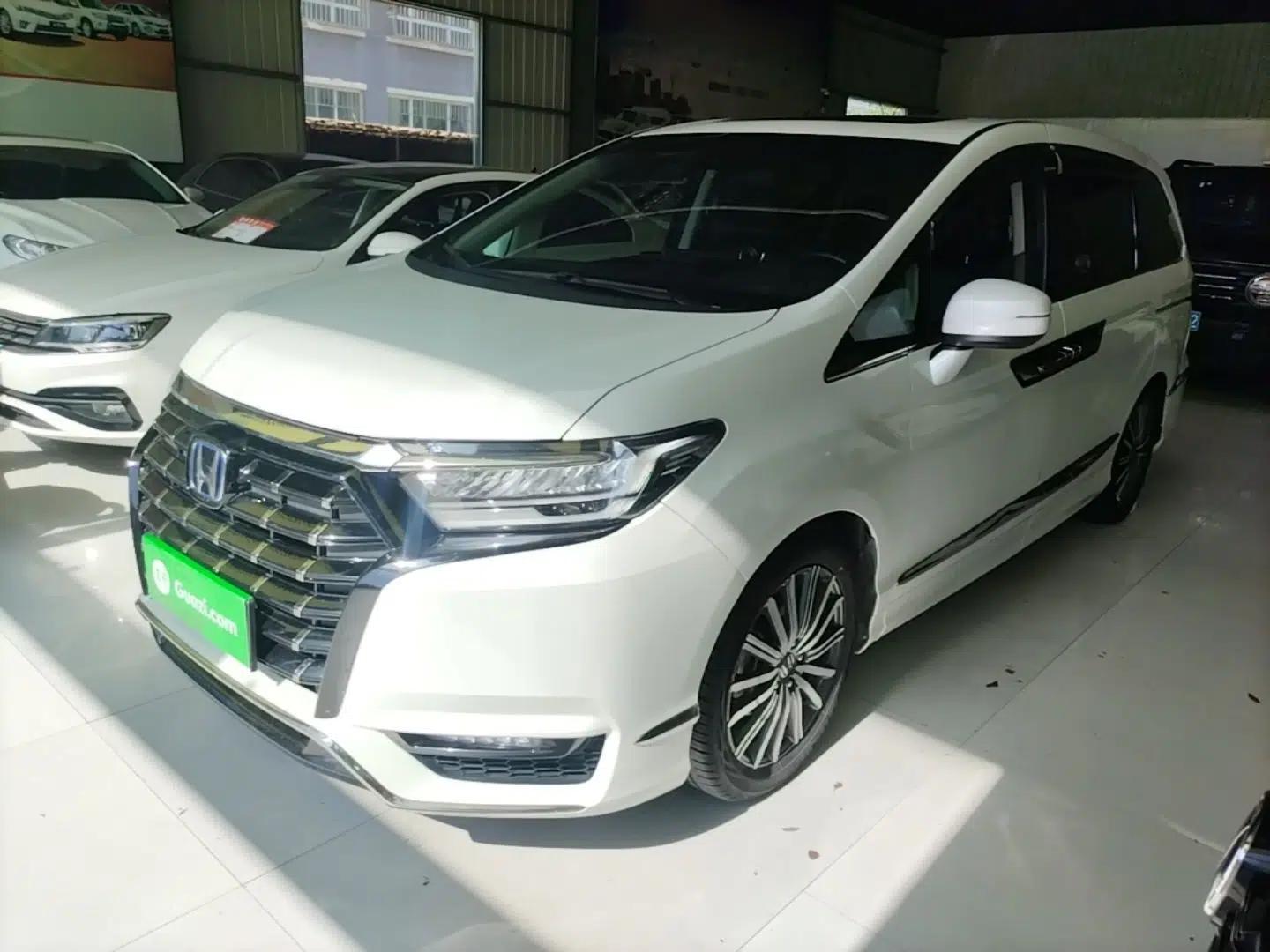 Honda Elysion 2022 2.0L eHEV Luxury First Edition — миниатюра 1