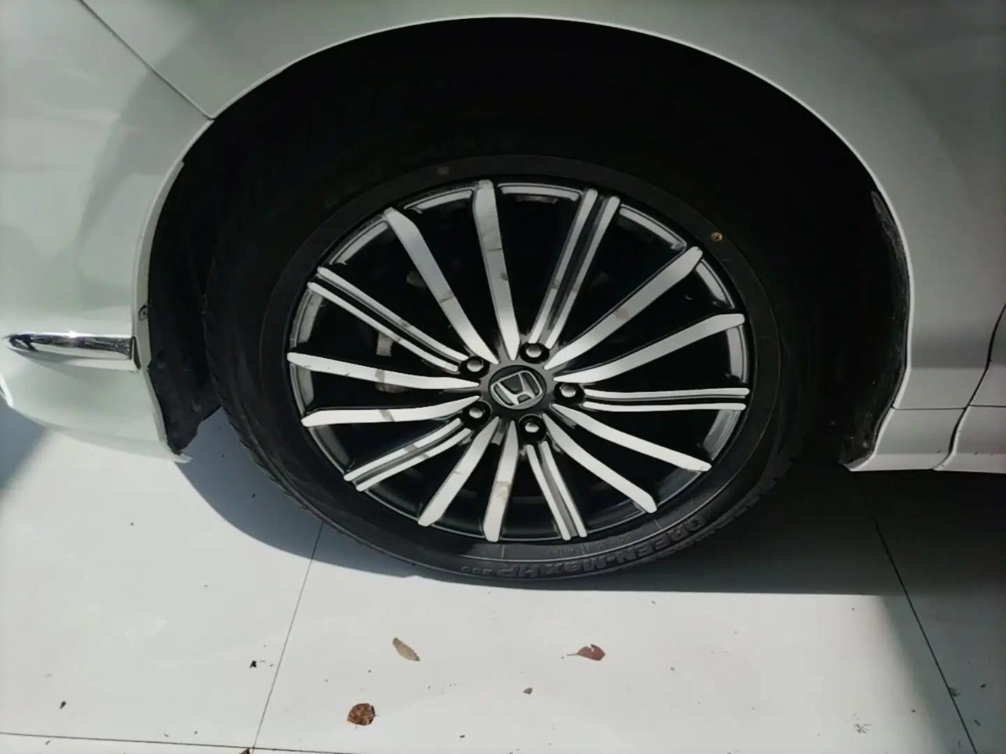 Honda Elysion 2022 2.0L eHEV Luxury First Edition — миниатюра 15
