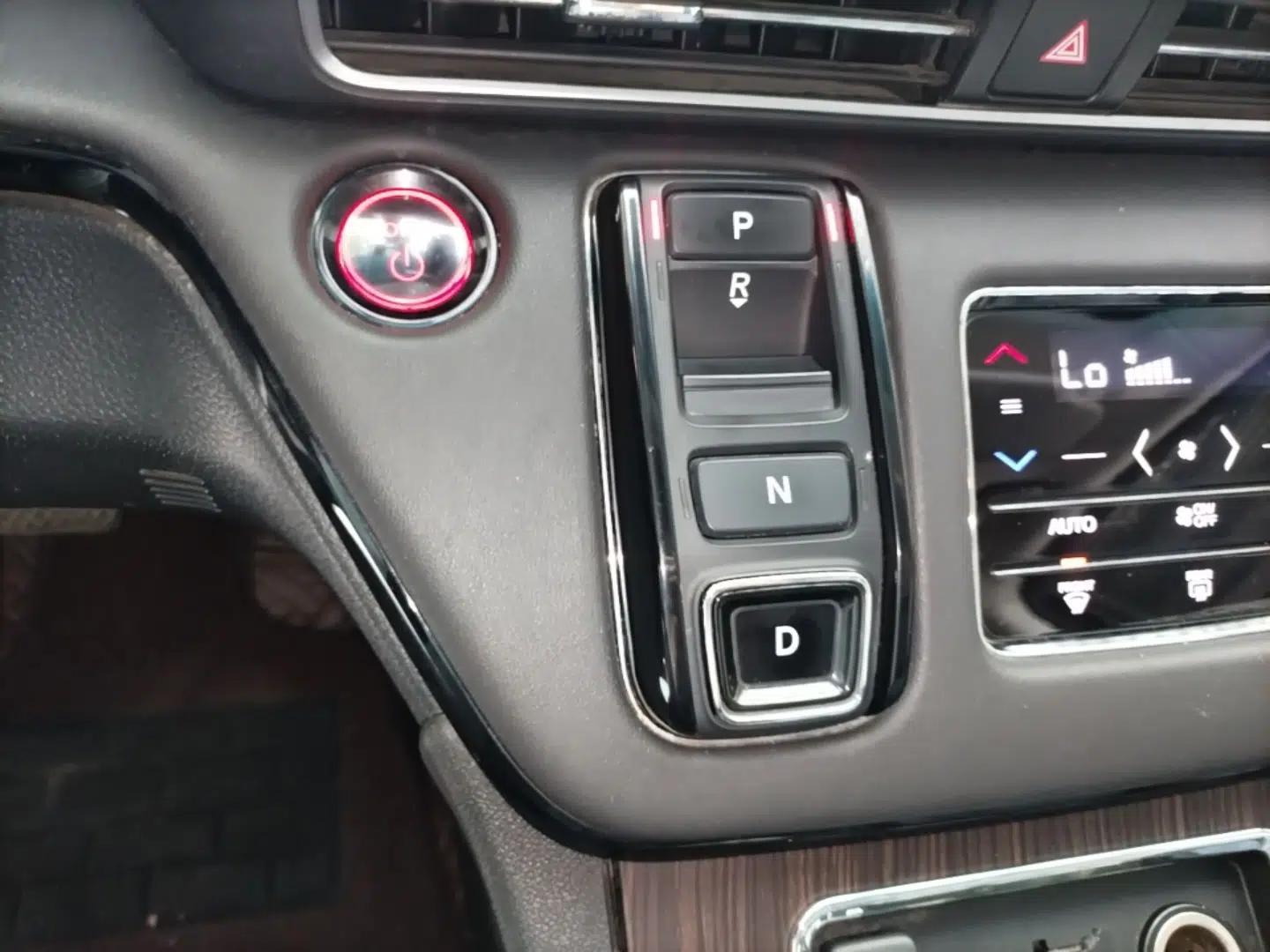 Honda Elysion 2022 2.0L eHEV Luxury First Edition — миниатюра 21