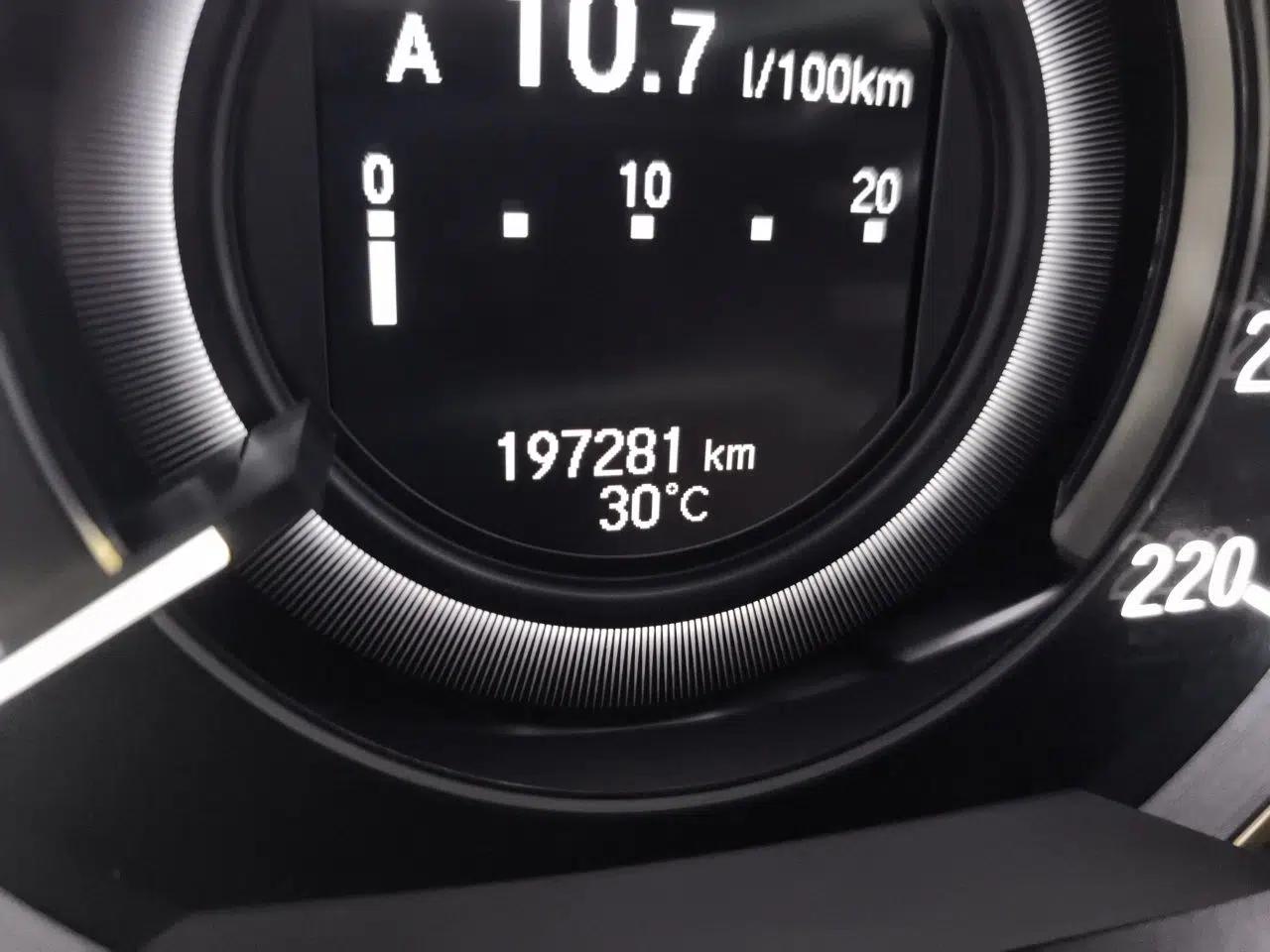 Honda Elysion 2016 2.4L Supreme Edition — миниатюра 12