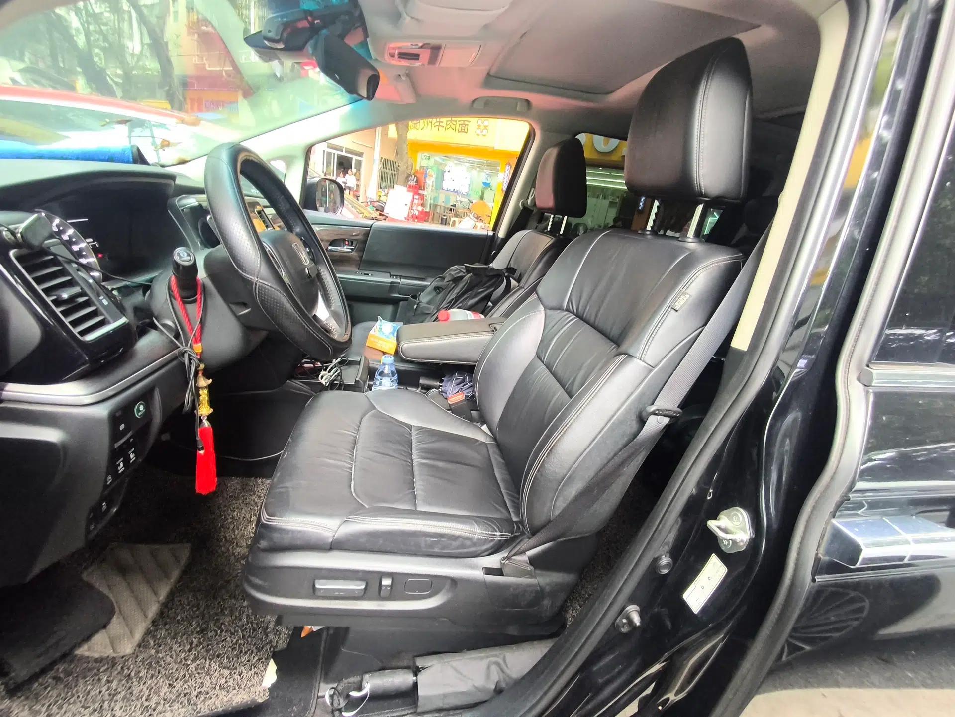 Honda Elysion 2016 2.4L Supreme Edition — миниатюра 15