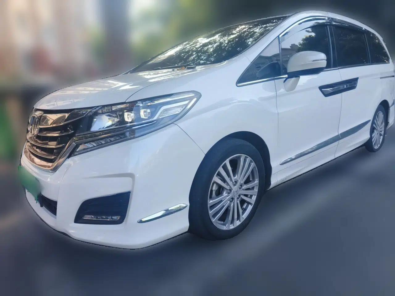 Honda Elysion 2016 2.4L Style Edition — миниатюра 1