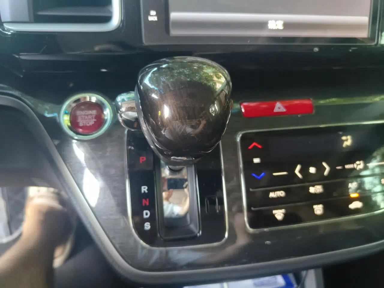Honda Elysion 2016 2.4L Style Edition — миниатюра 14