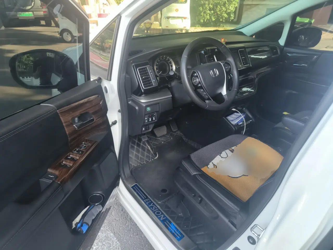 Honda Elysion 2016 2.4L Style Edition — миниатюра 16