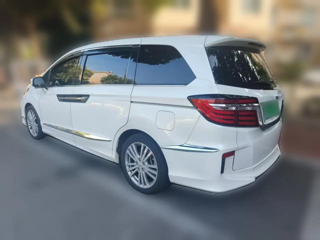 Honda Elysion 2016 2.4L Style Edition — миниатюра 4