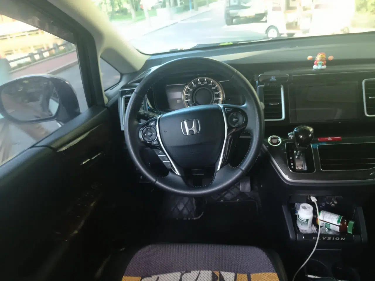 Honda Elysion 2016 2.4L Style Edition — миниатюра 10