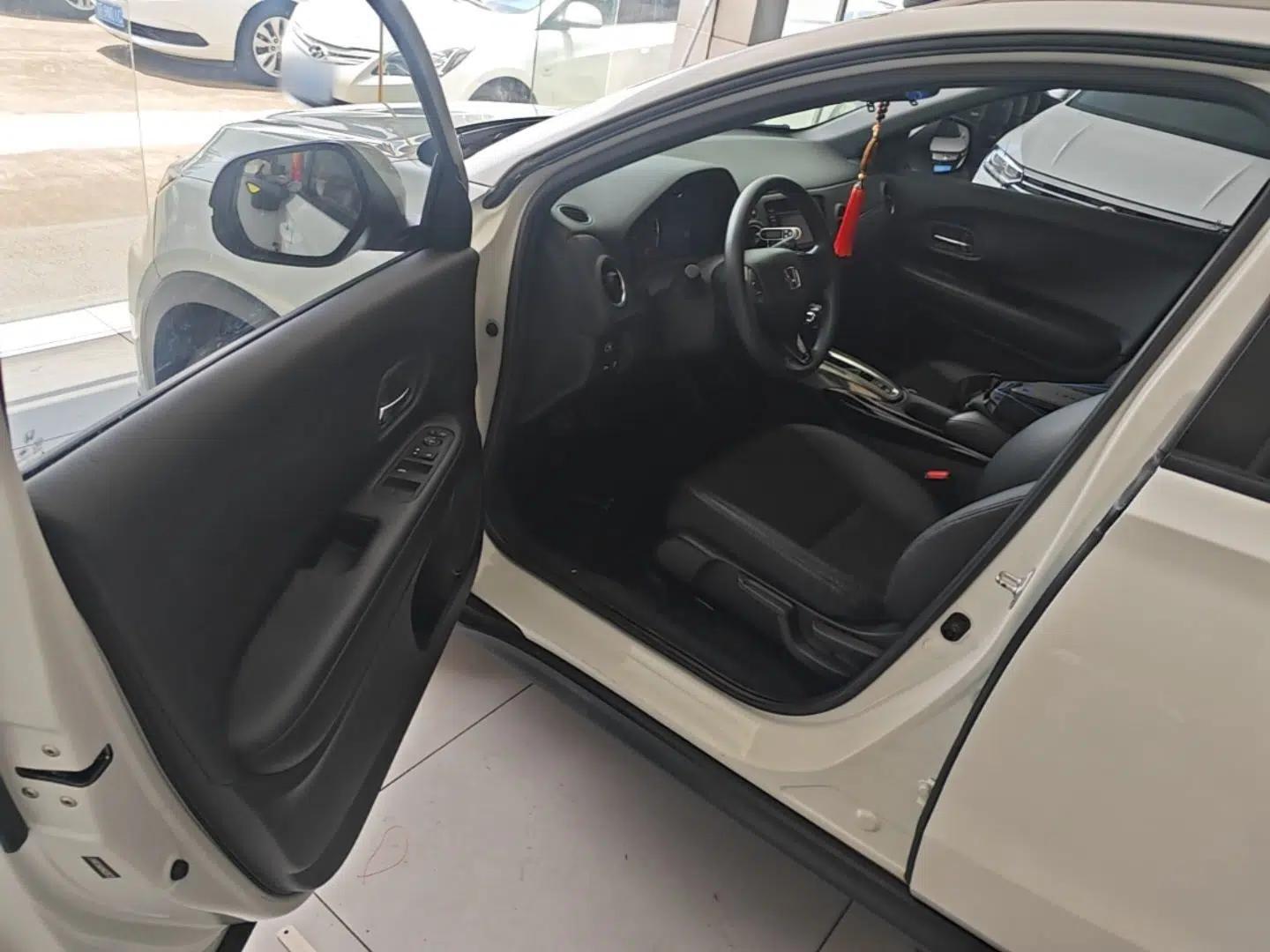 Honda XR-V 2017 1.5L LXi CVT Classic Edition — миниатюра 18