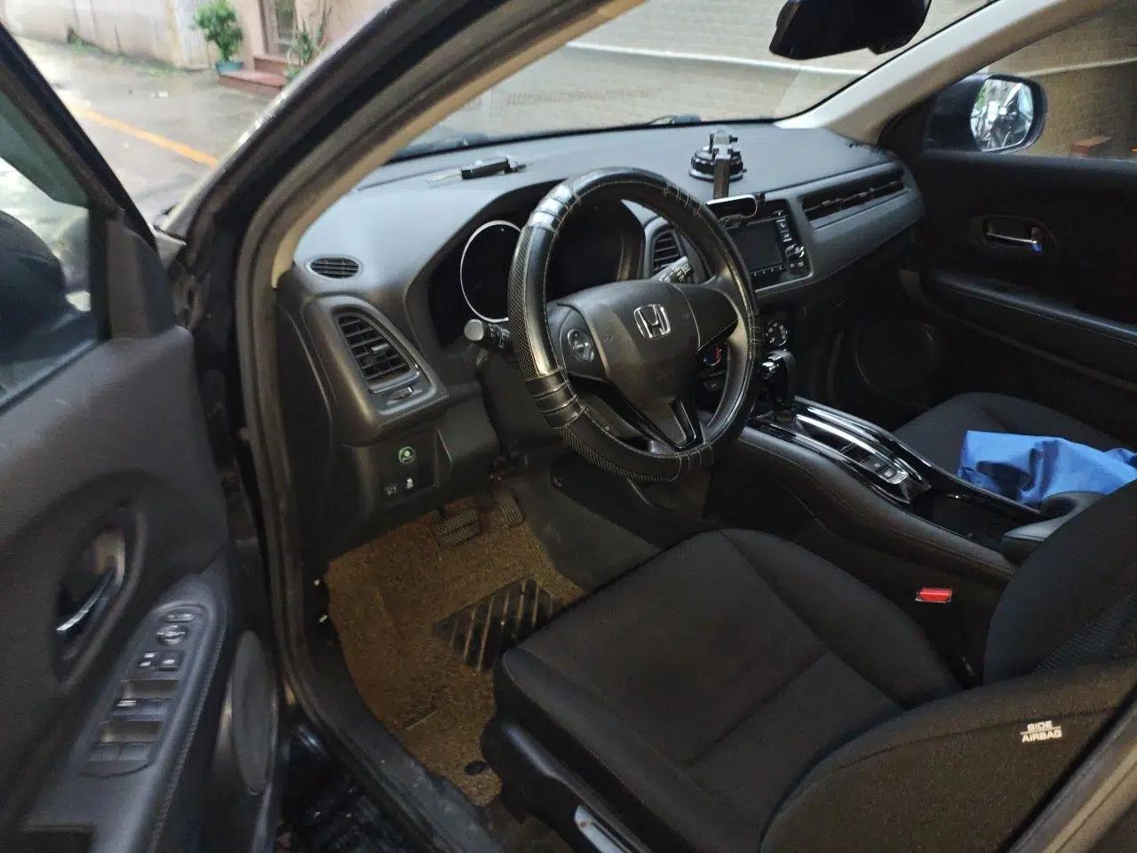 Honda Vezel 2017 1.5L CVT 2WD Comfort Model — миниатюра 19