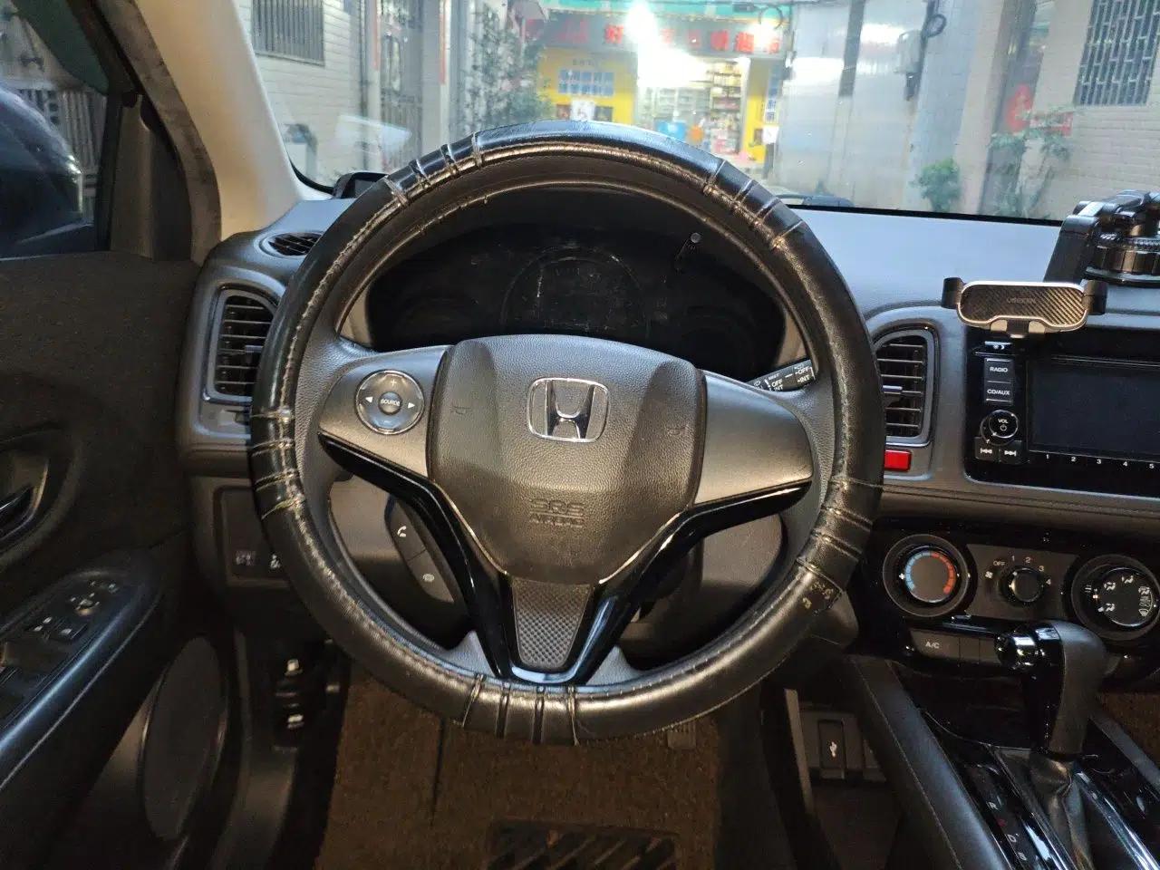 Honda Vezel 2017 1.5L CVT 2WD Comfort Model — миниатюра 9