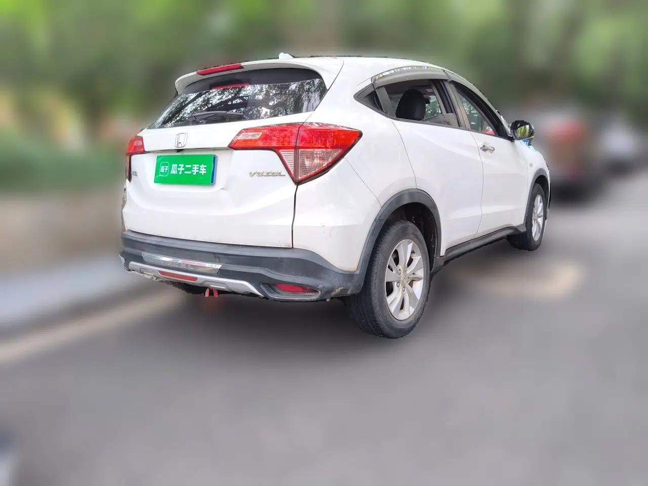Honda Vezel 2018 1.5L CVT 2WD Technology Elite Model — миниатюра 6