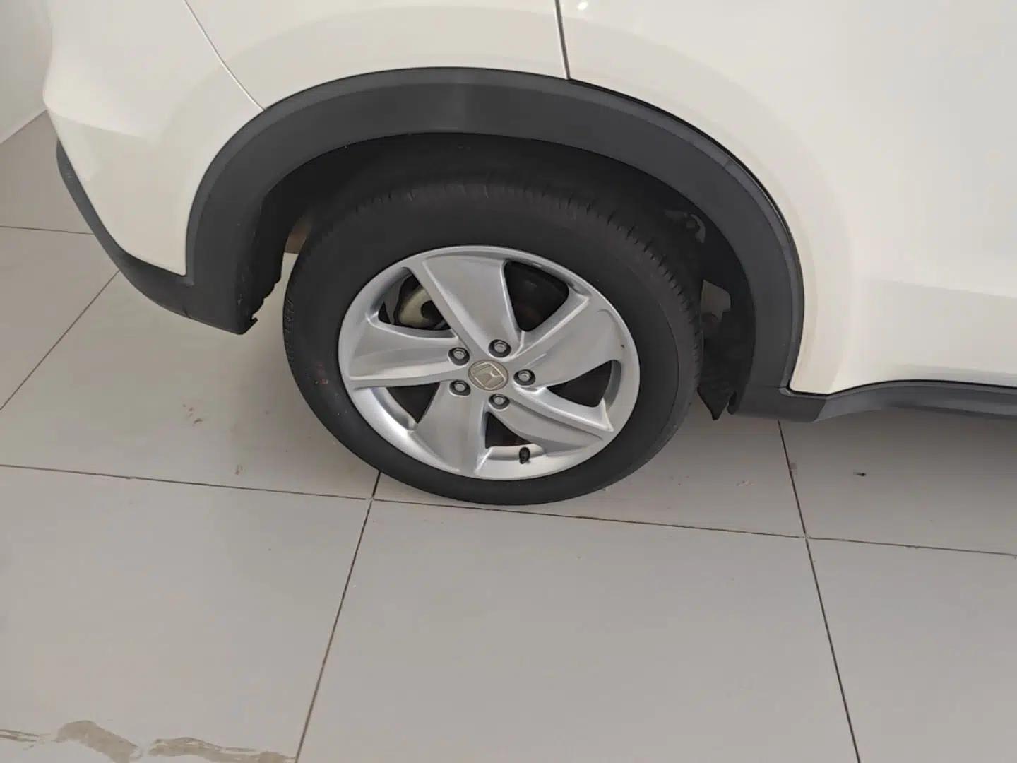 Honda Vezel 2020 1.5L CVT Elite Edition — миниатюра 11