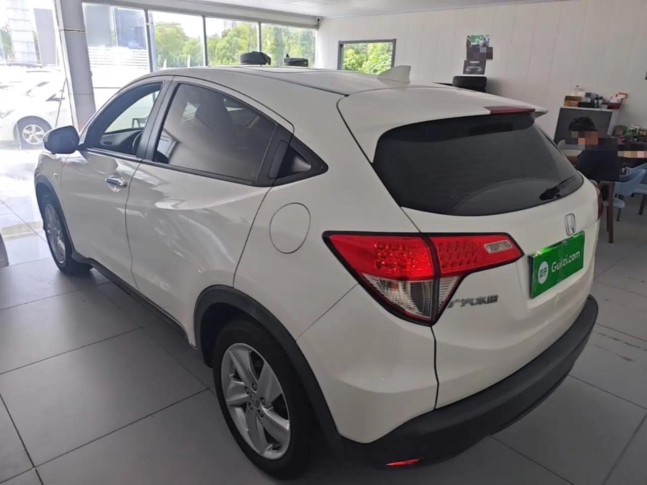 Honda Vezel 2020 1.5L CVT Elite Edition — миниатюра 13