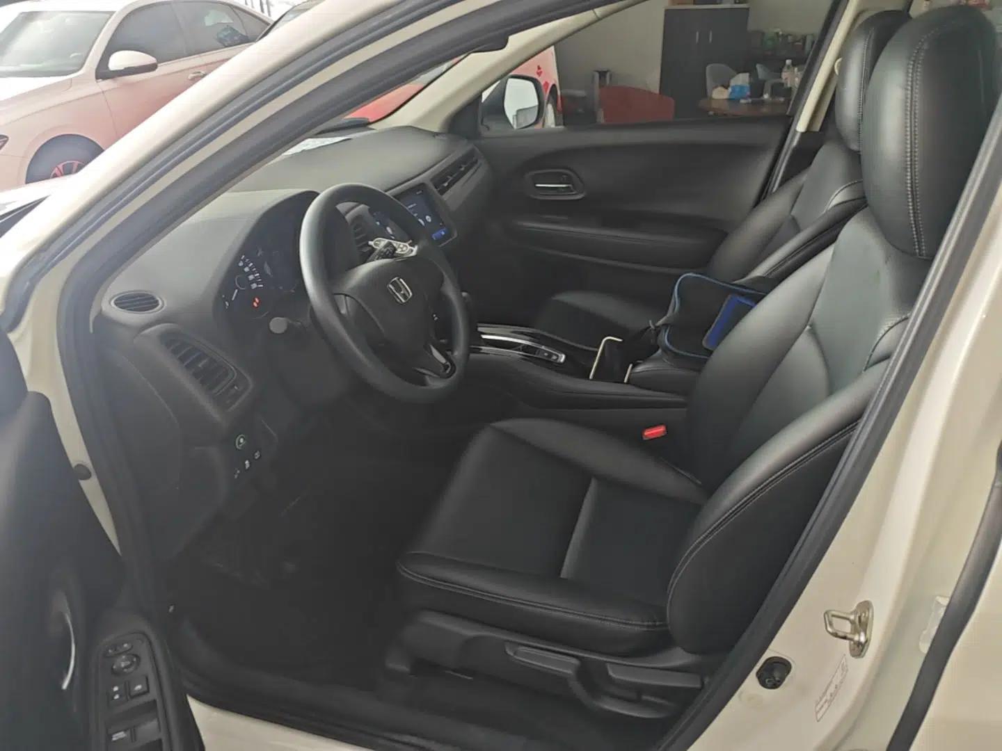 Honda Vezel 2020 1.5L CVT Elite Edition — миниатюра 22