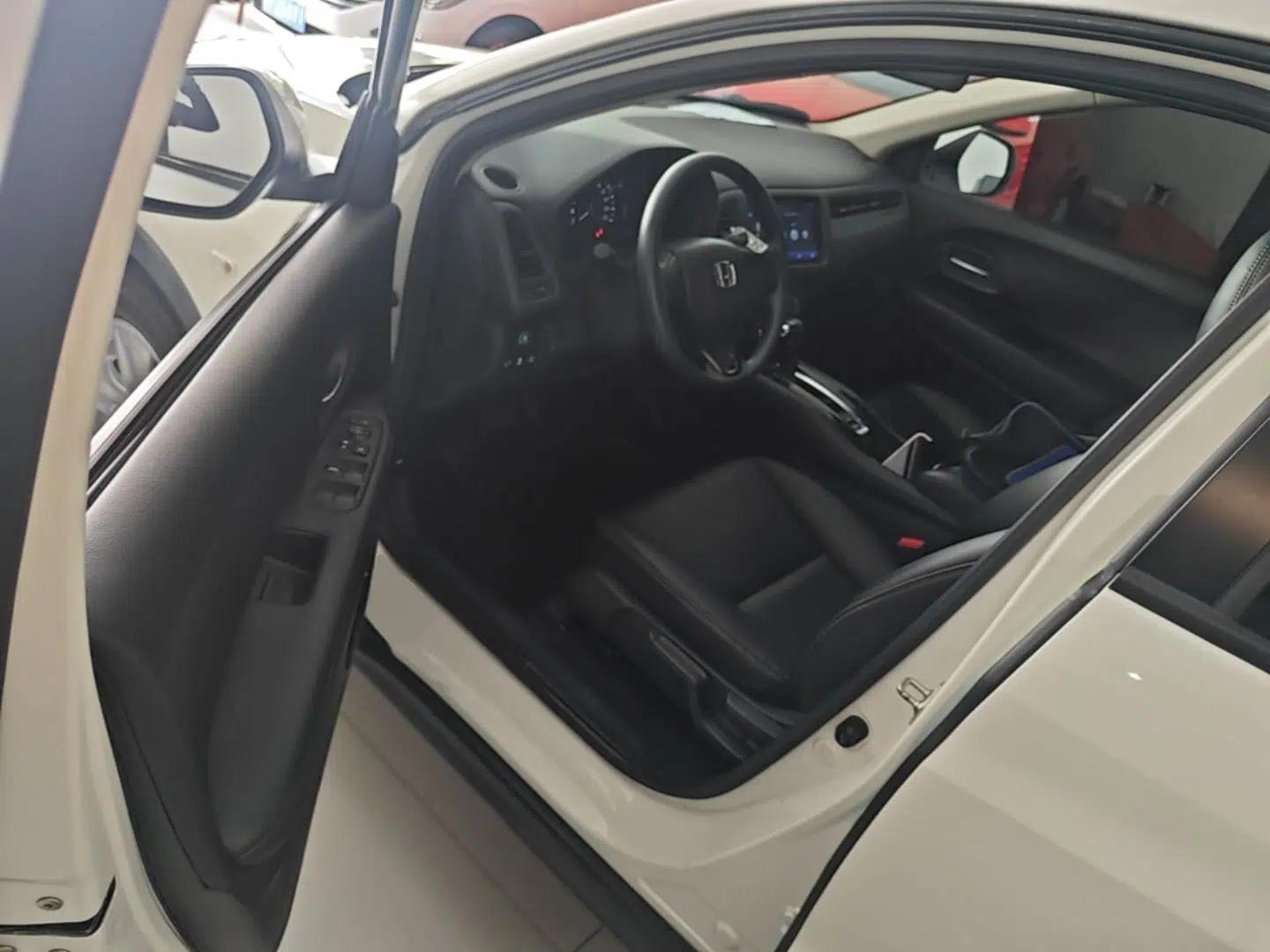 Honda Vezel 2020 1.5L CVT Elite Edition — миниатюра 23